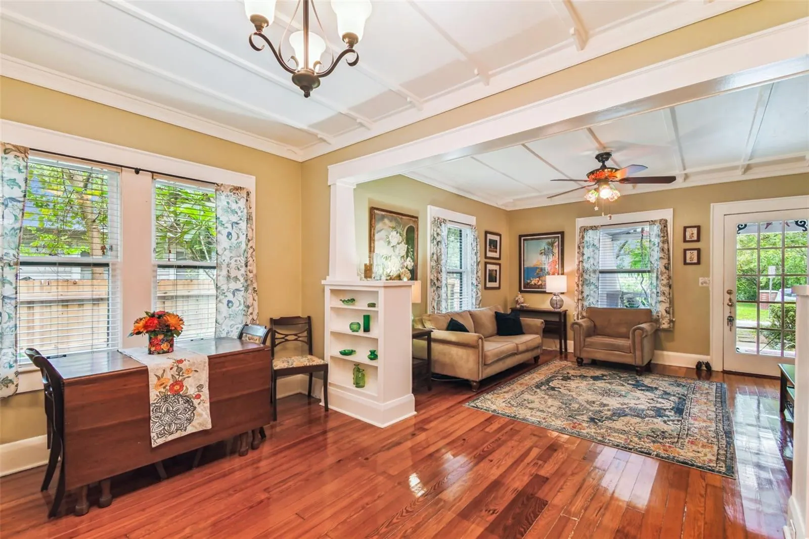 308 E CLIFTON ST