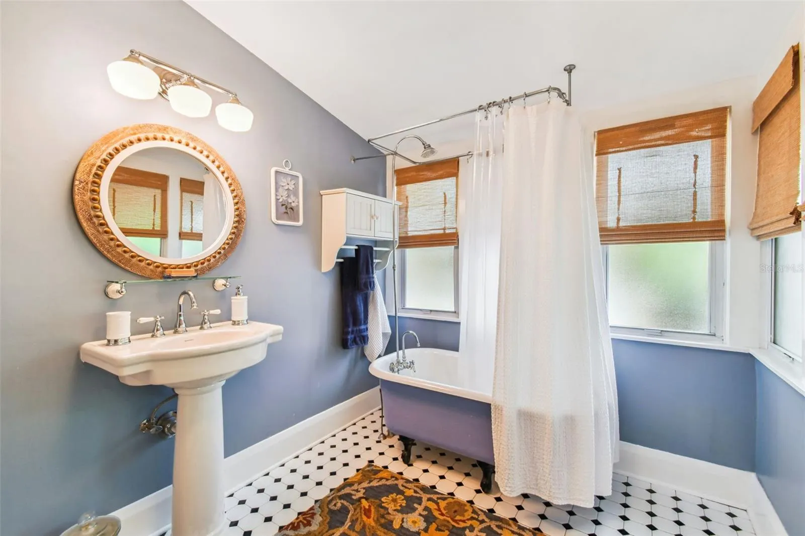 308 E CLIFTON ST