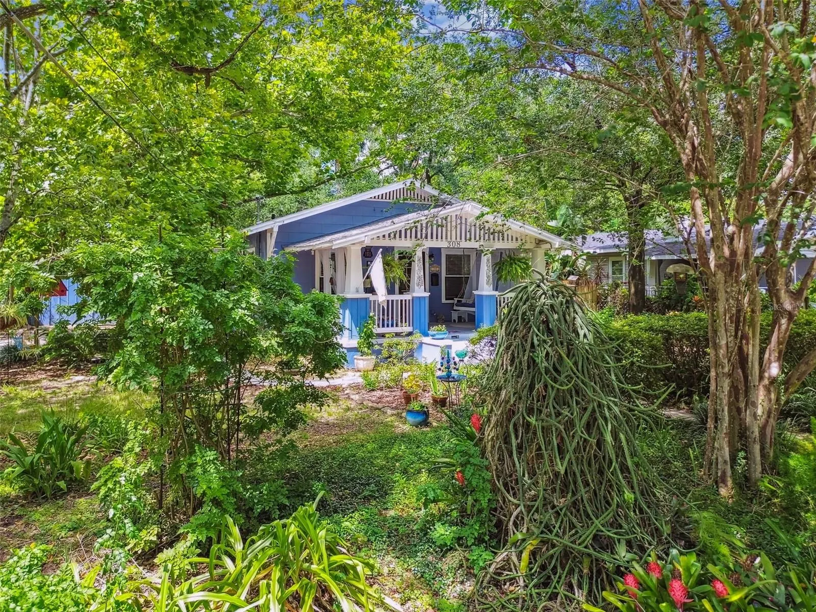 308 E CLIFTON ST