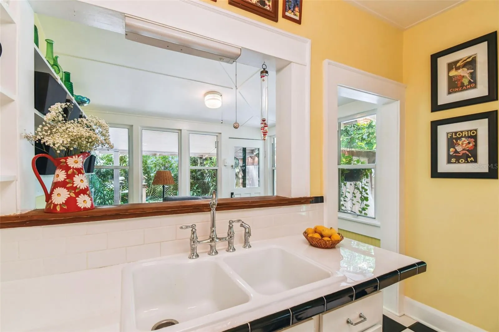 308 E CLIFTON ST