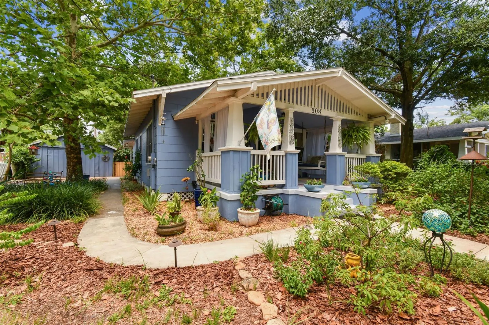 308 E CLIFTON ST