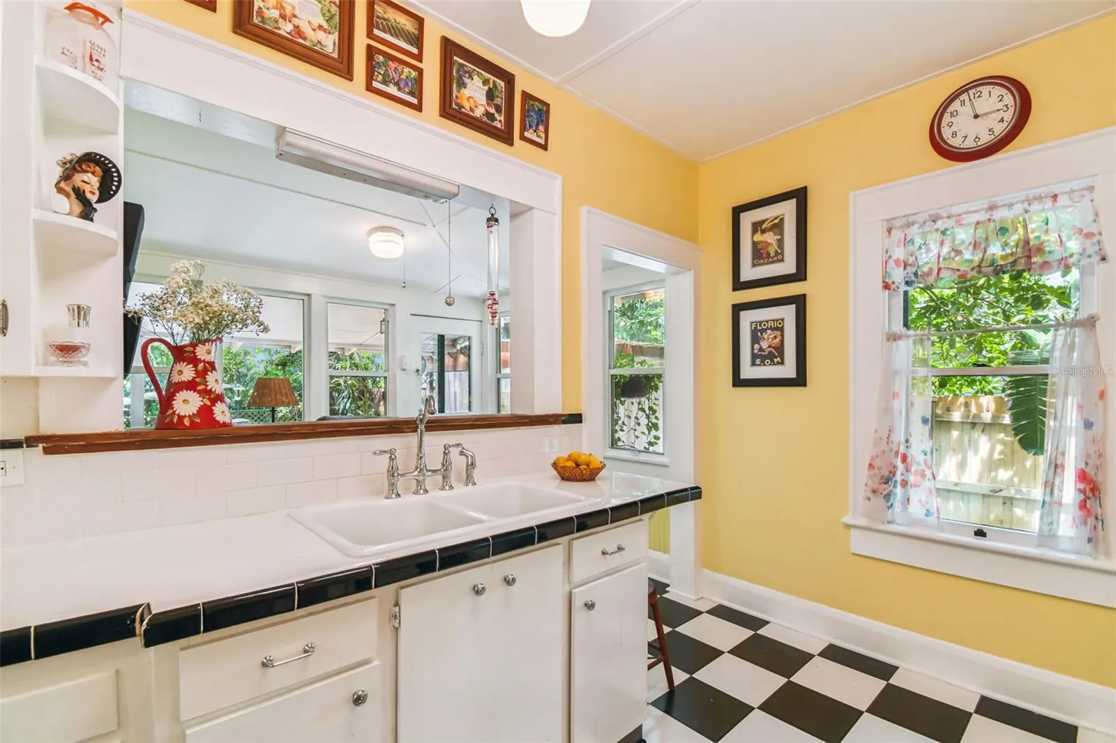 308 E CLIFTON ST