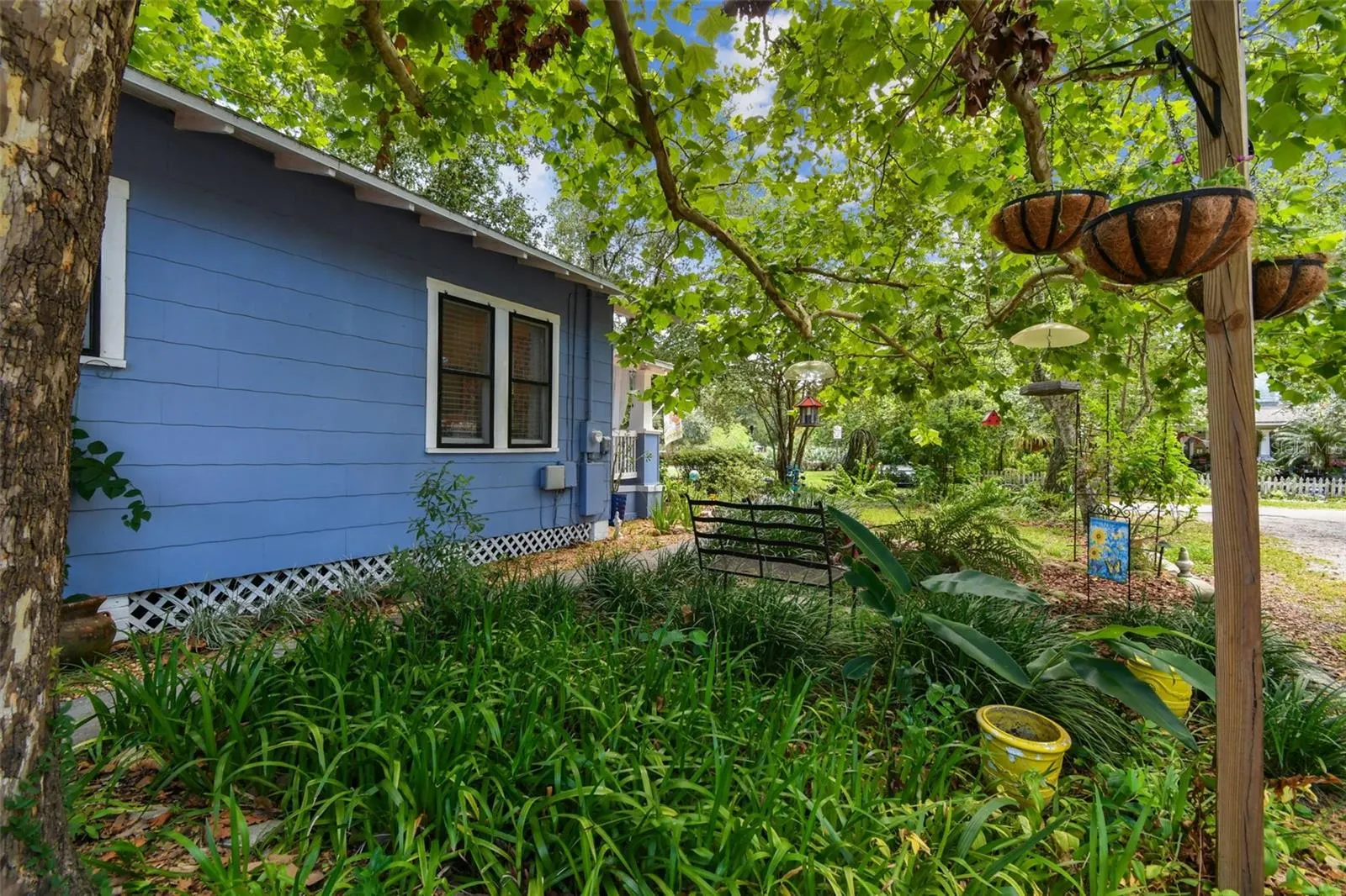 308 E CLIFTON ST