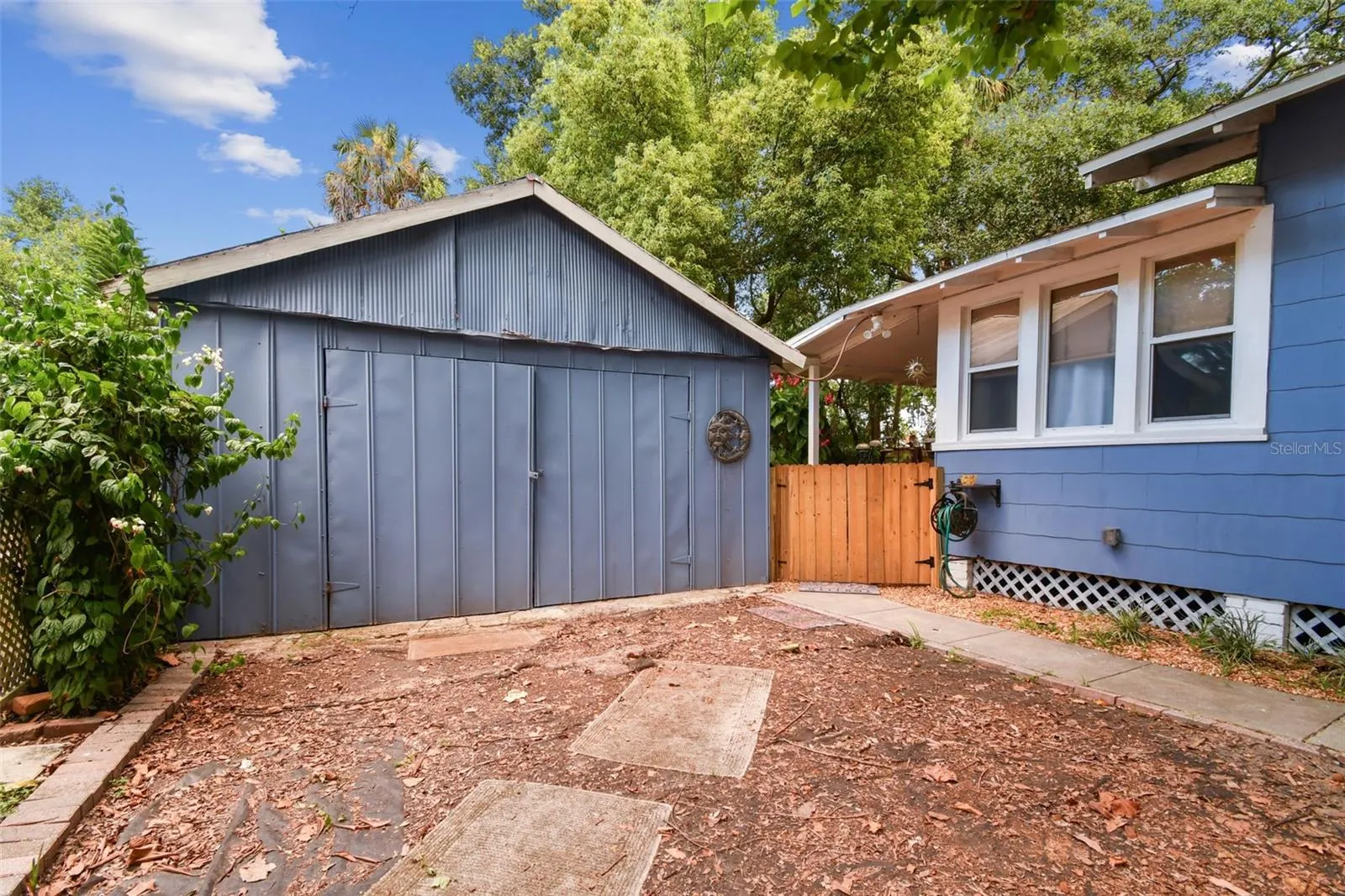 308 E CLIFTON ST