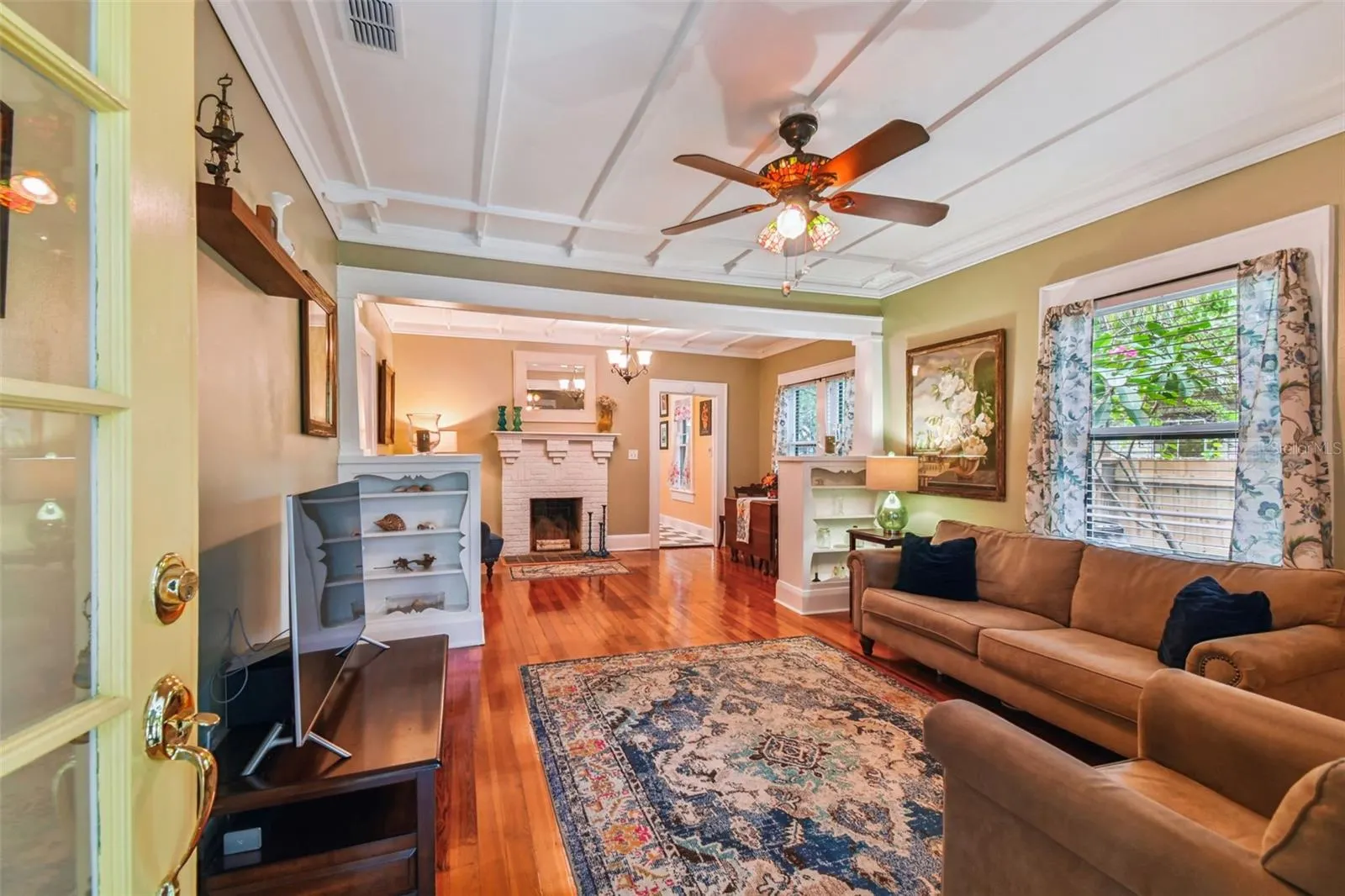 308 E CLIFTON ST