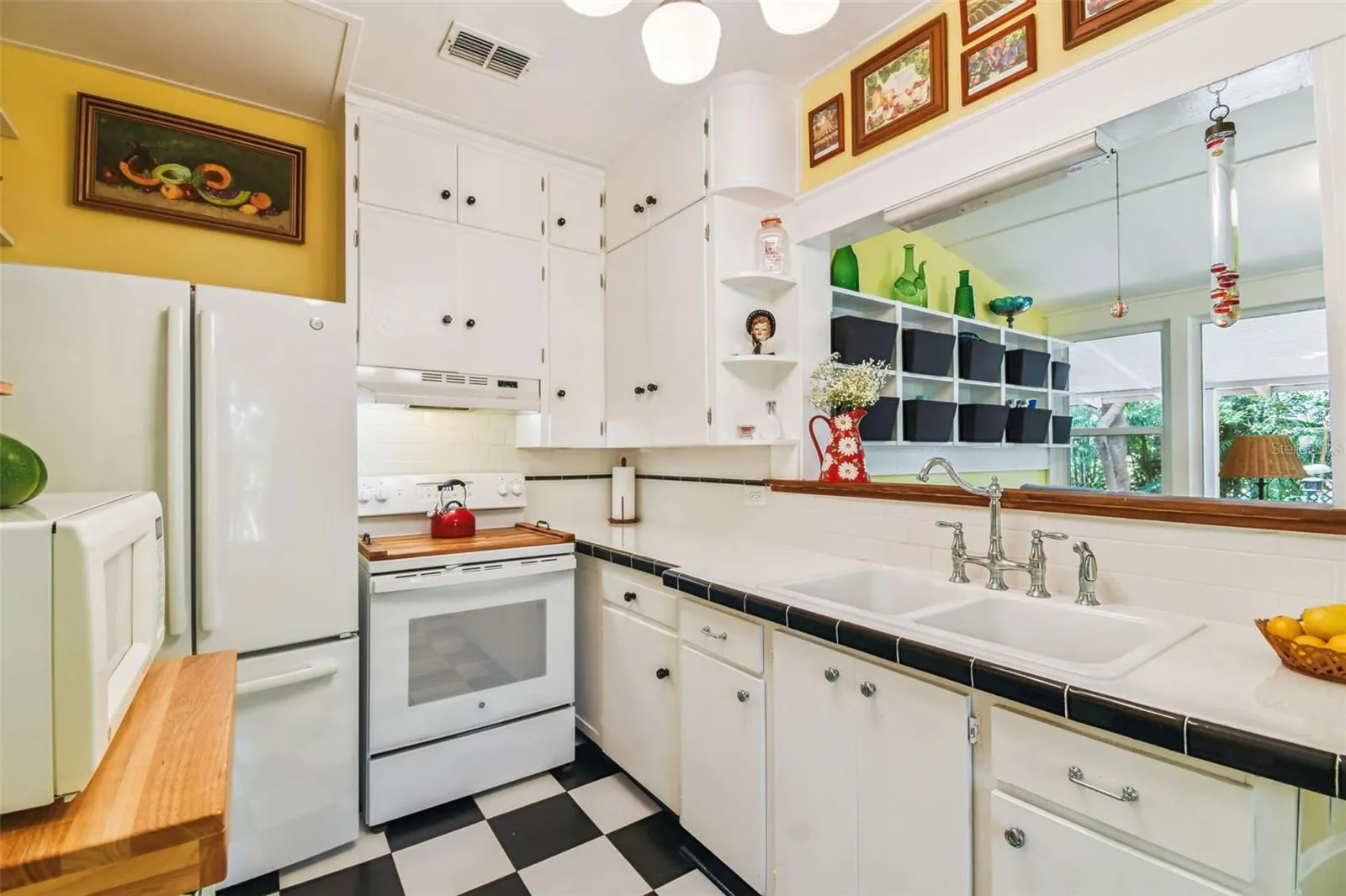 308 E CLIFTON ST