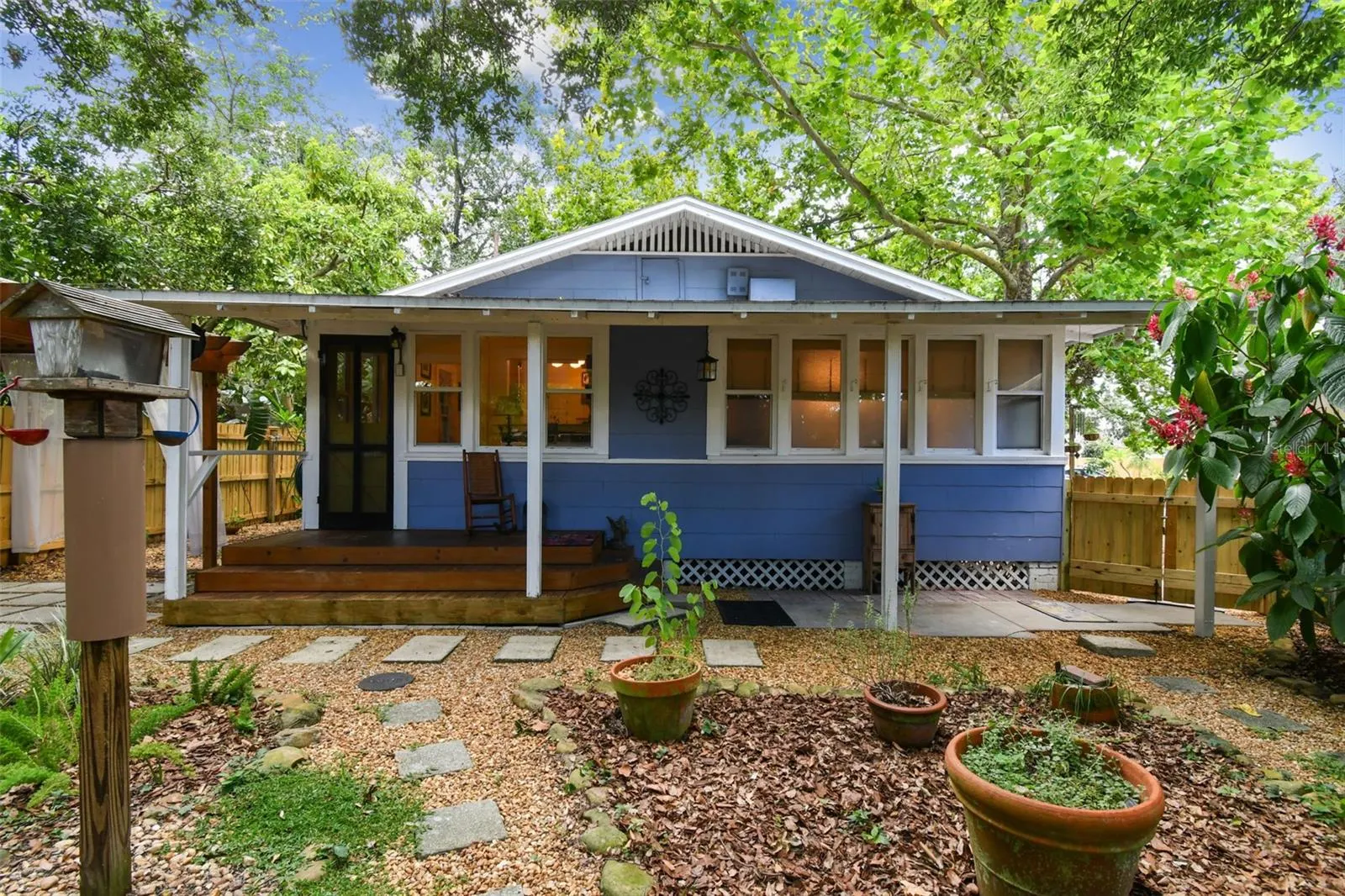 308 E CLIFTON ST