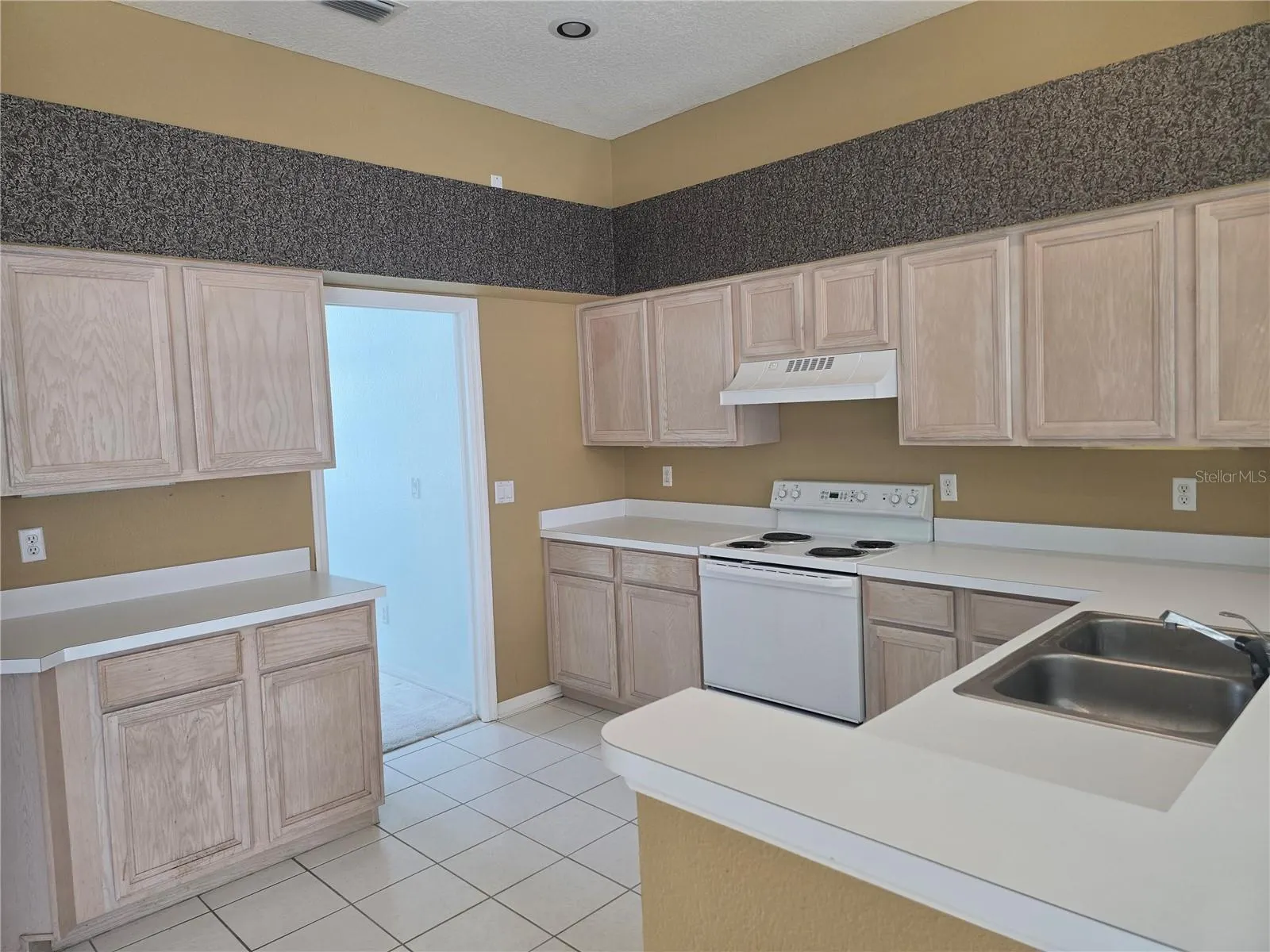 13417 IOLA DR