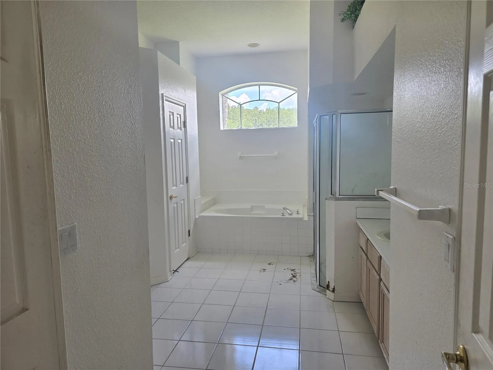13417 IOLA DR