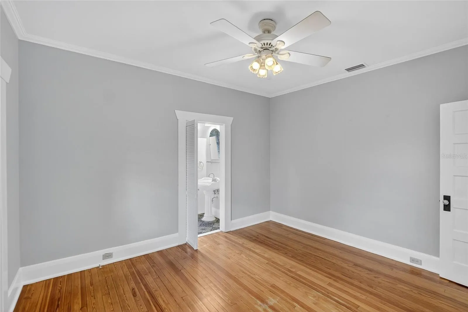 106 W HIAWATHA ST