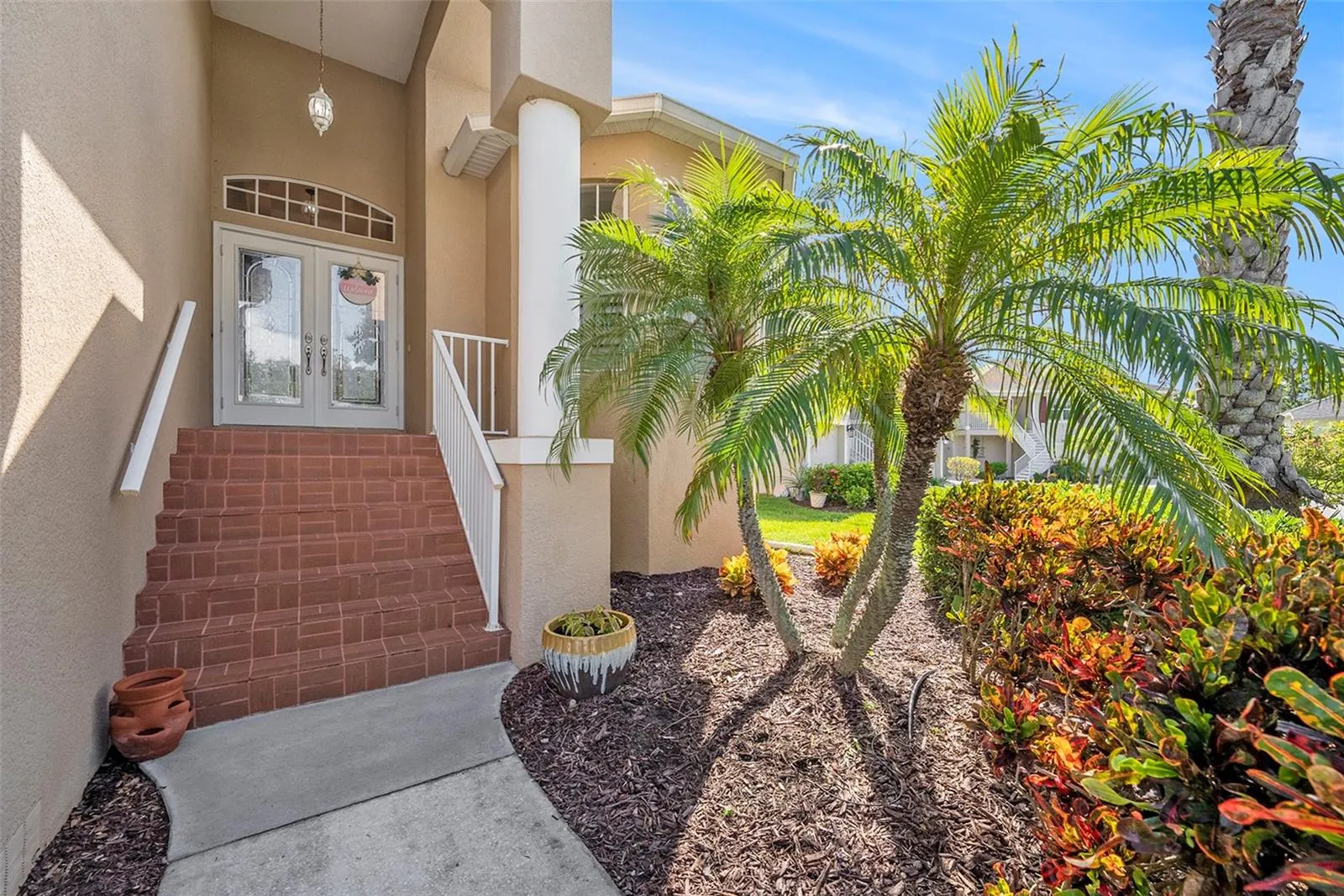 1001 SPOONTAIL CT