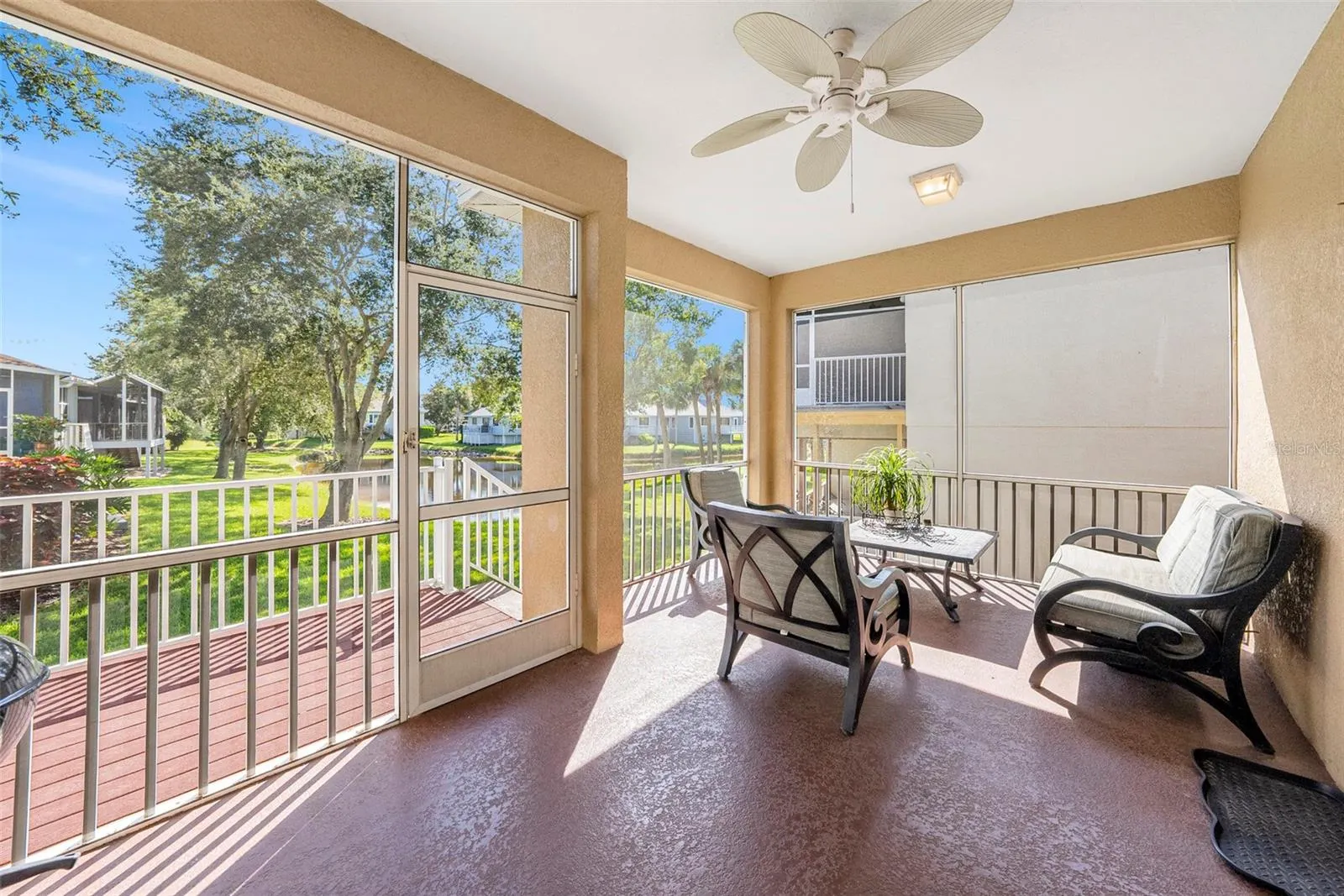 1001 SPOONTAIL CT