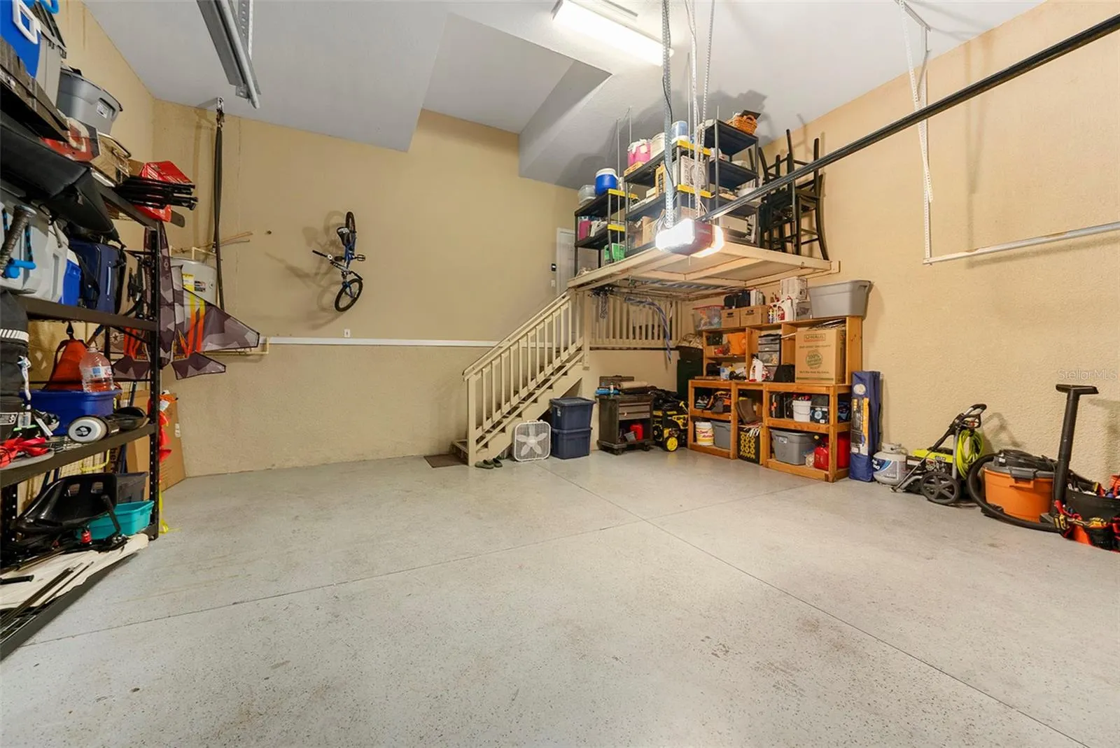 1001 SPOONTAIL CT