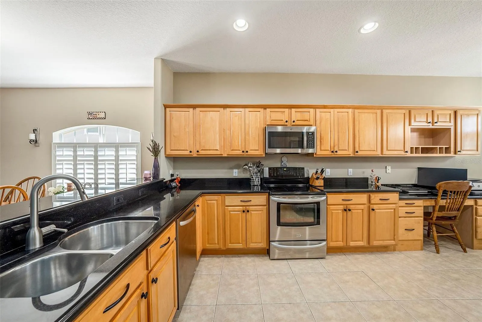 1001 SPOONTAIL CT