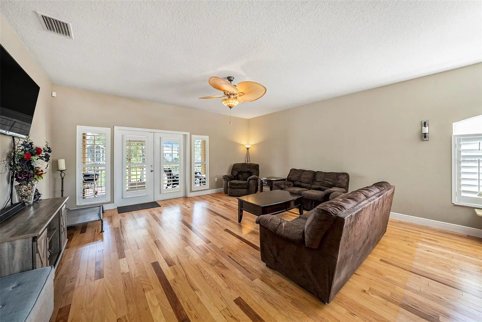 1001 SPOONTAIL CT