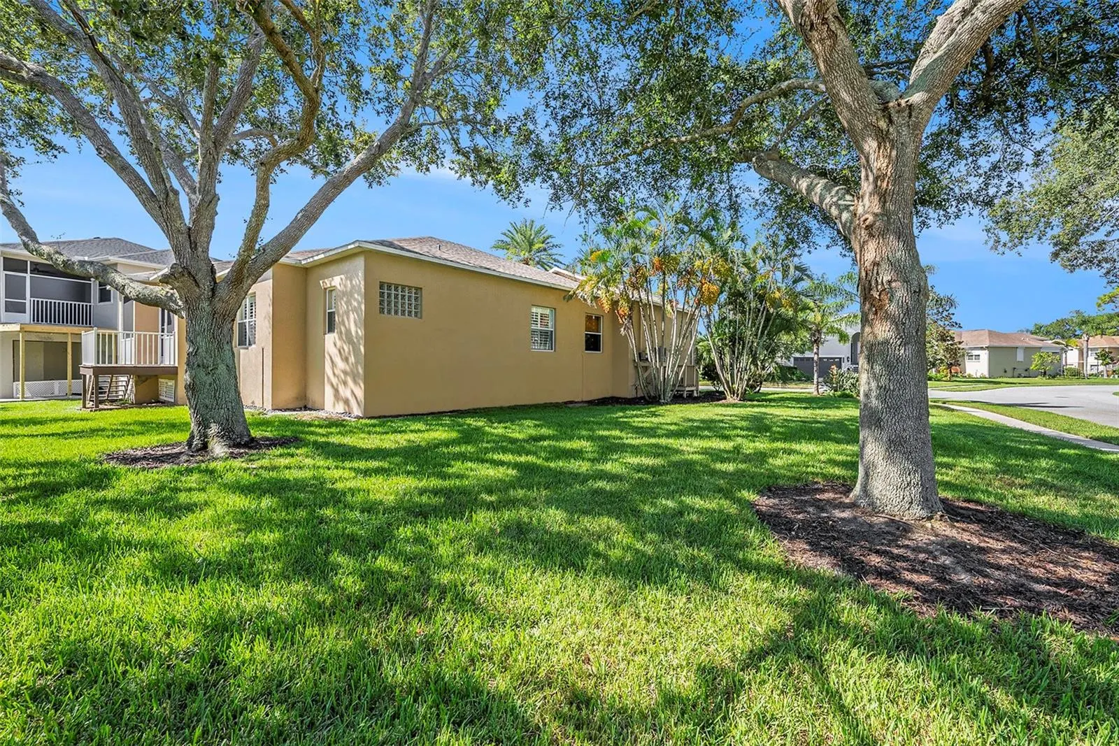 1001 SPOONTAIL CT