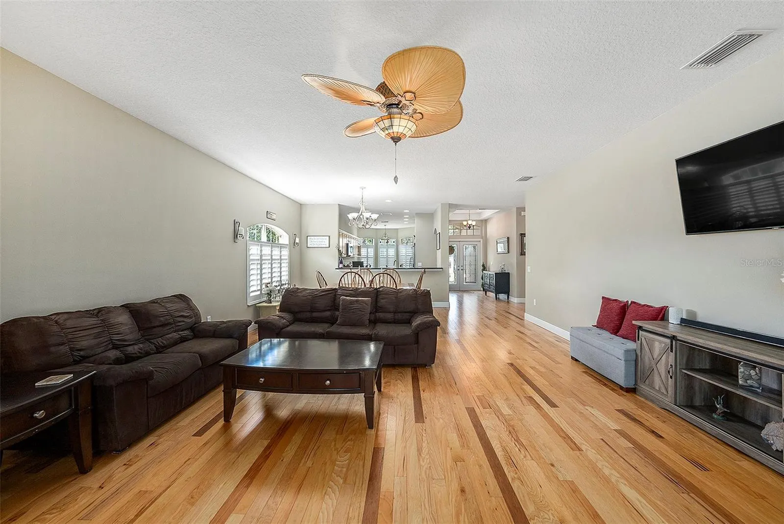 1001 SPOONTAIL CT