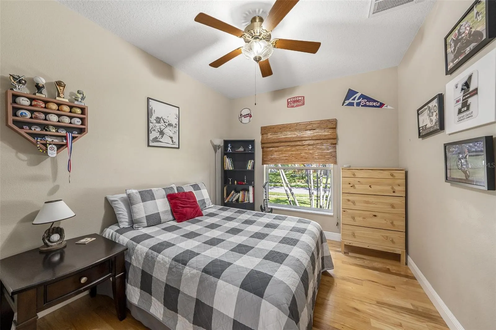 1001 SPOONTAIL CT