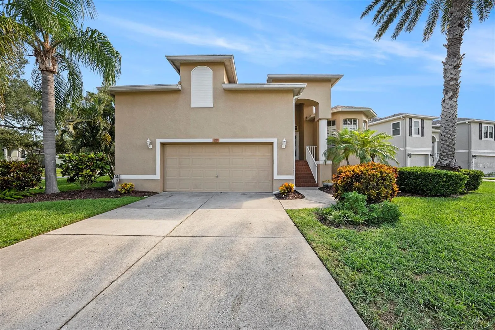 1001 SPOONTAIL CT