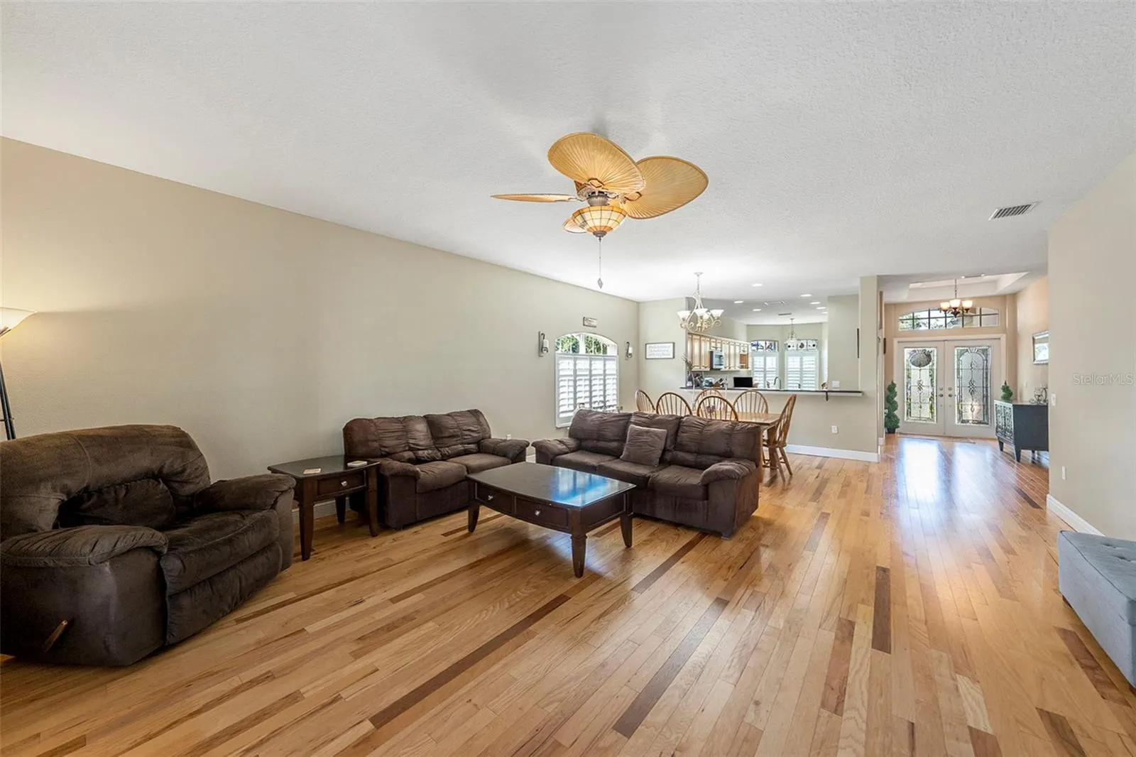 1001 SPOONTAIL CT