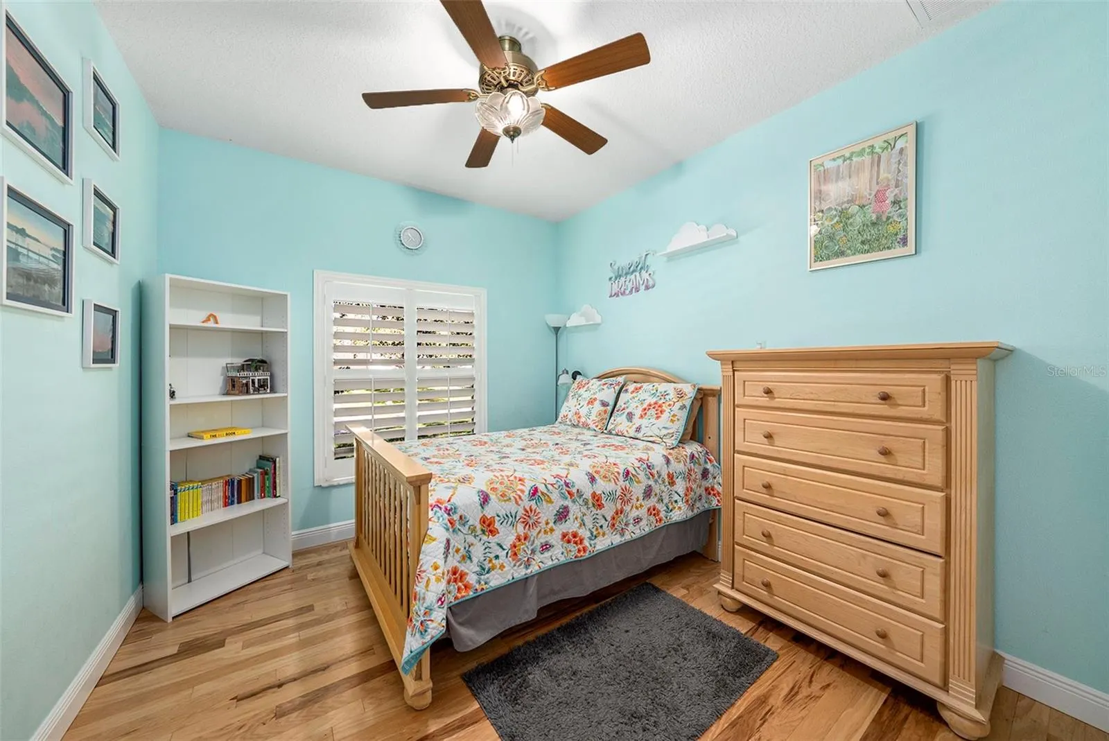 1001 SPOONTAIL CT