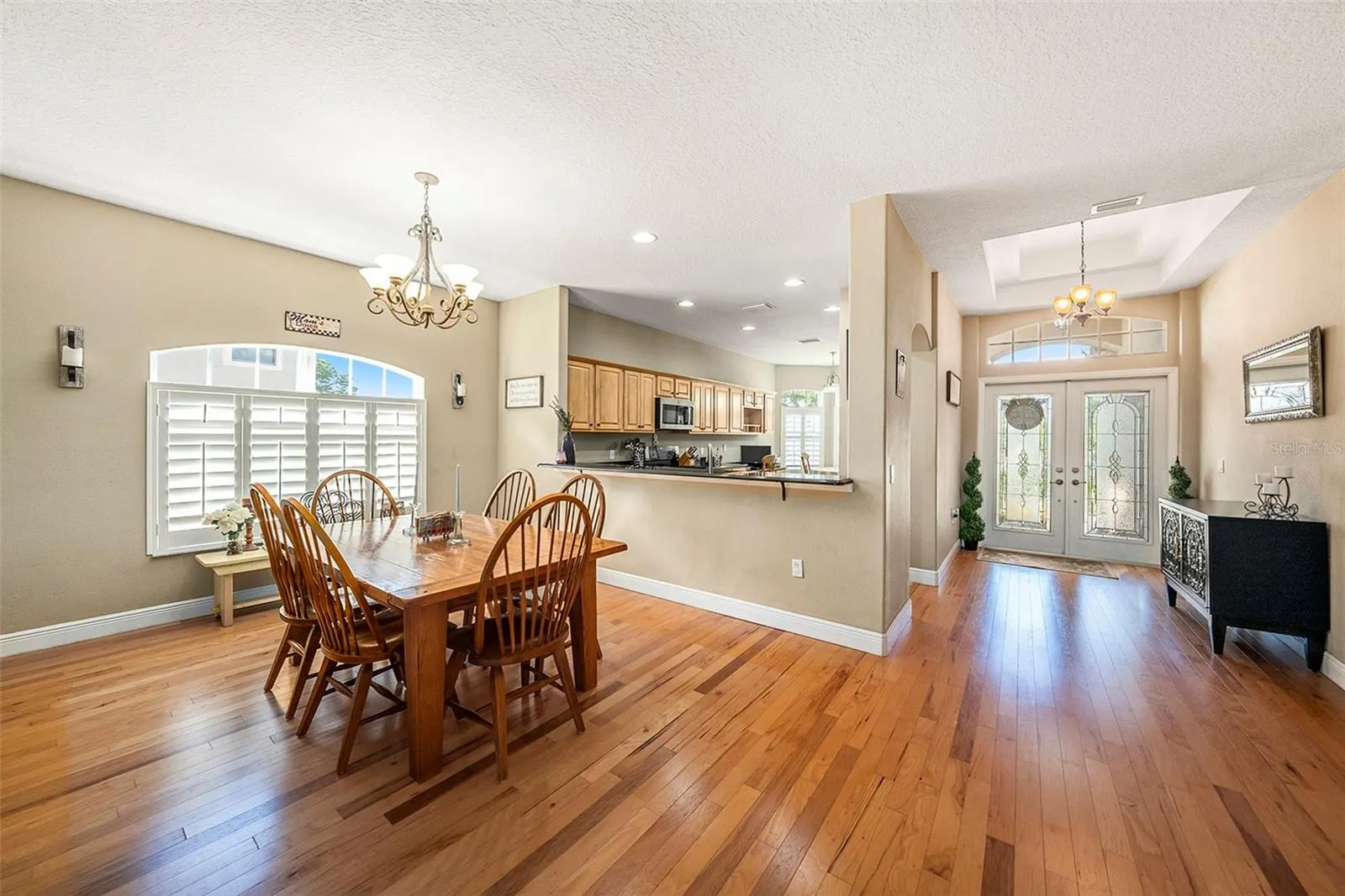 1001 SPOONTAIL CT