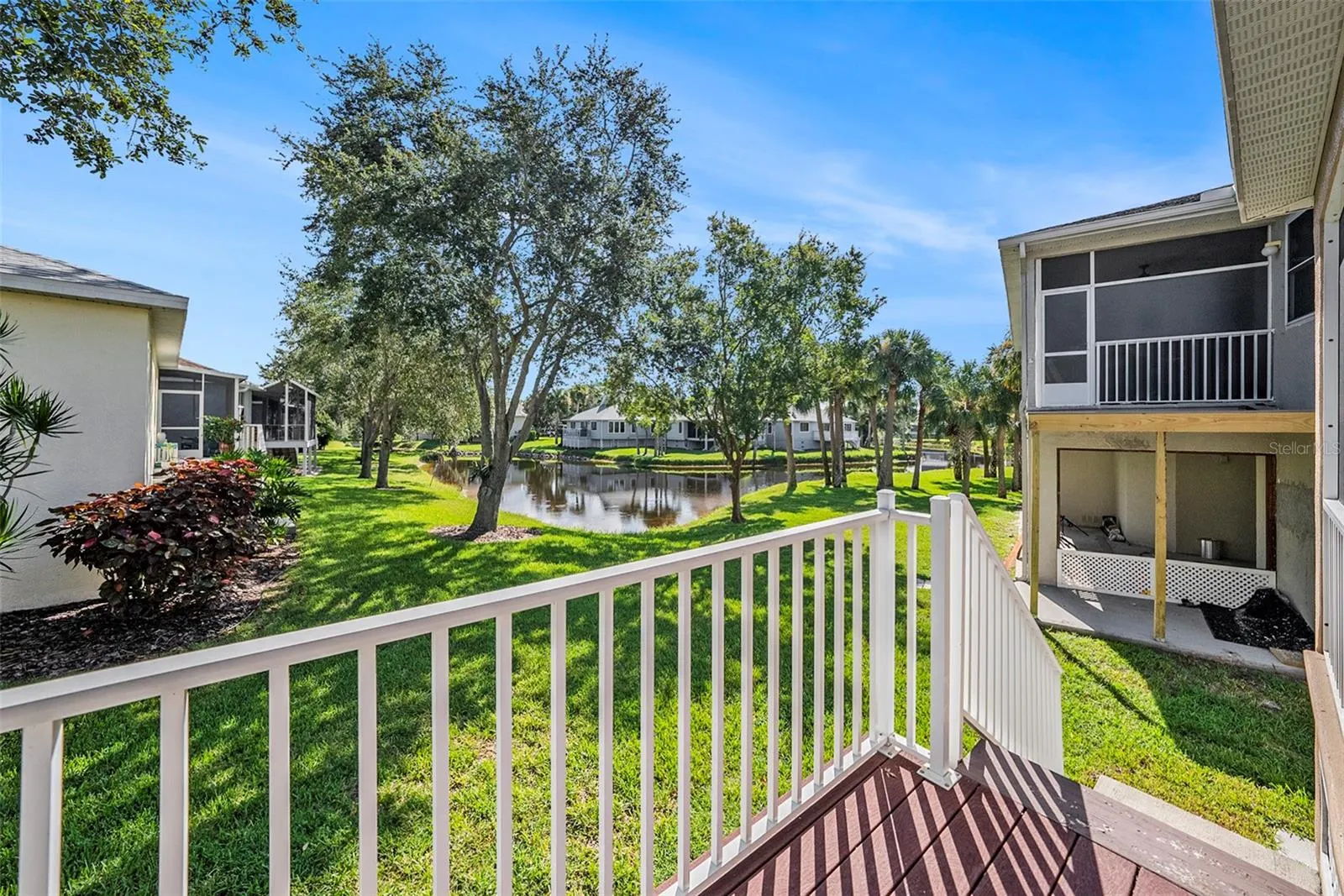 1001 SPOONTAIL CT