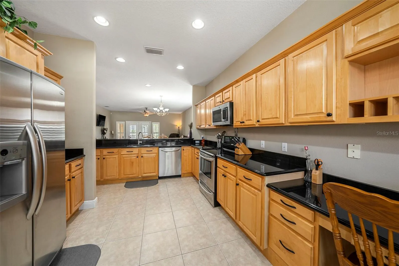 1001 SPOONTAIL CT