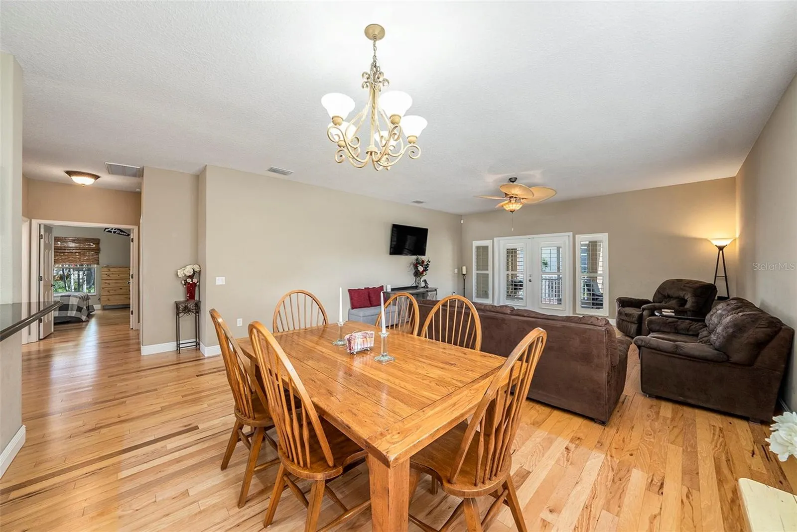 1001 SPOONTAIL CT