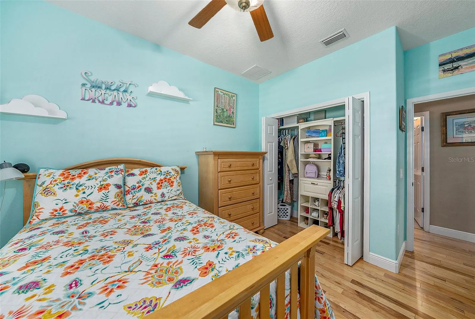 1001 SPOONTAIL CT