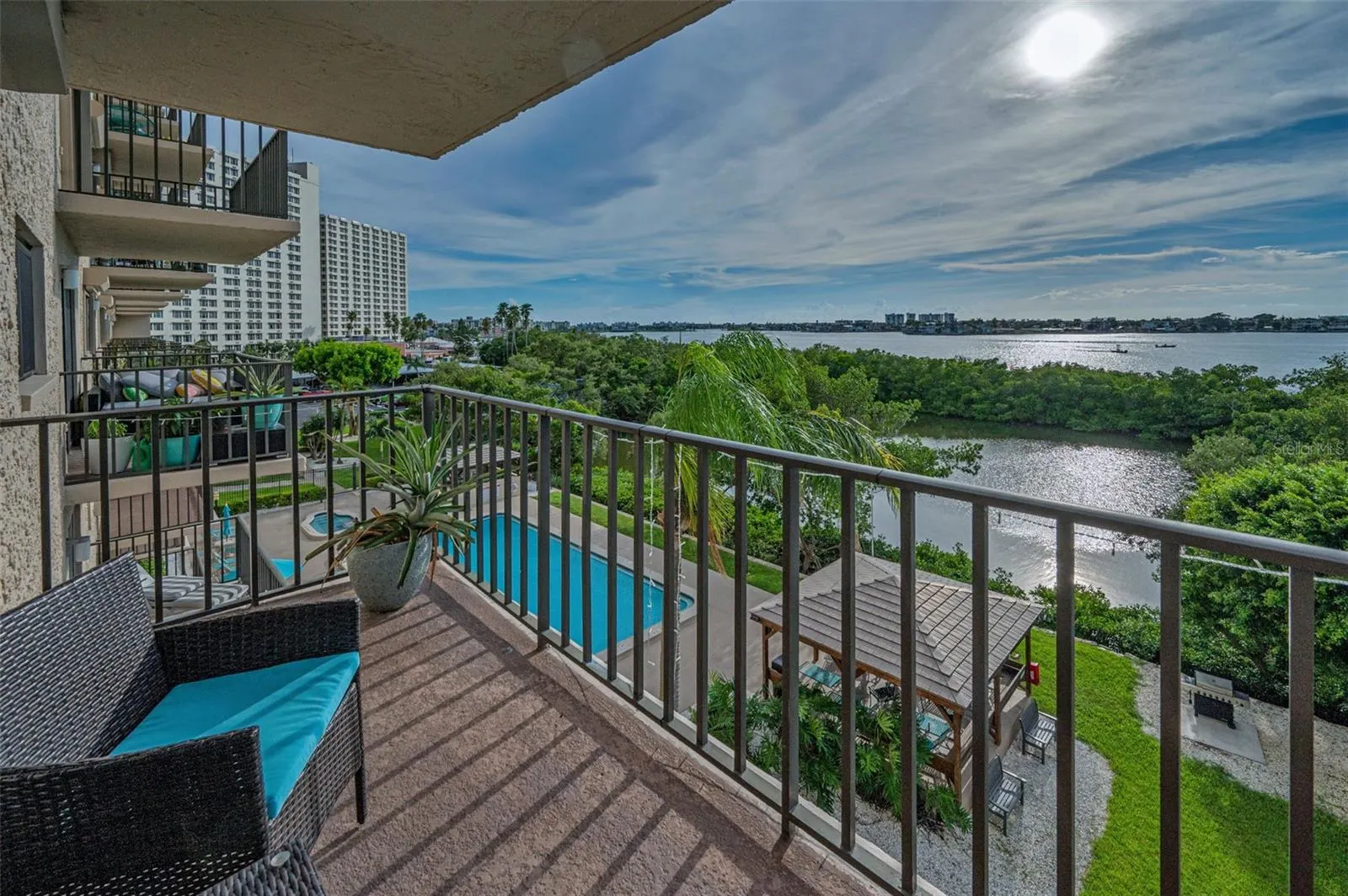 7050 SUNSET DR S #415, #415