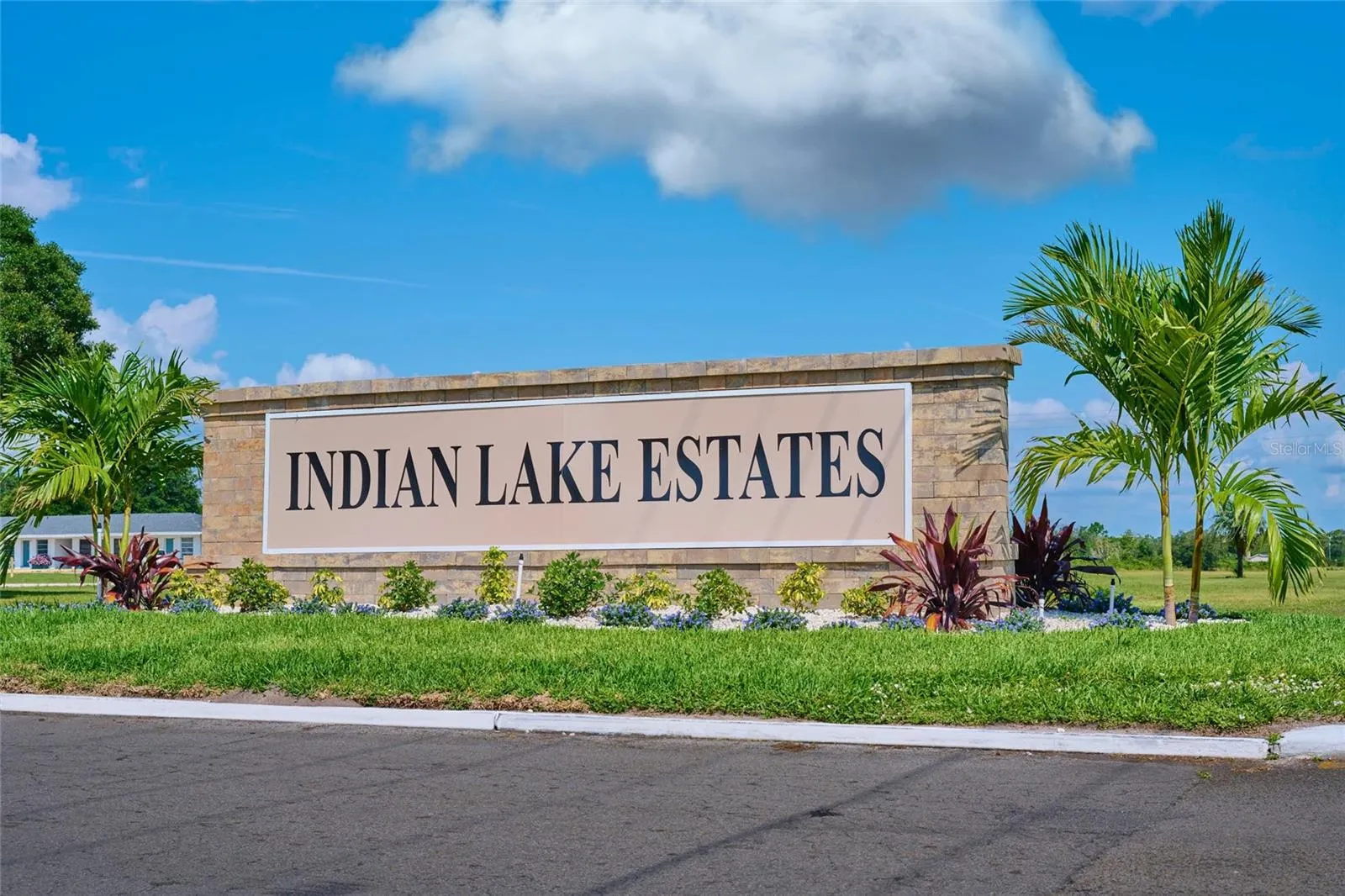 311 HIBISCUS DR