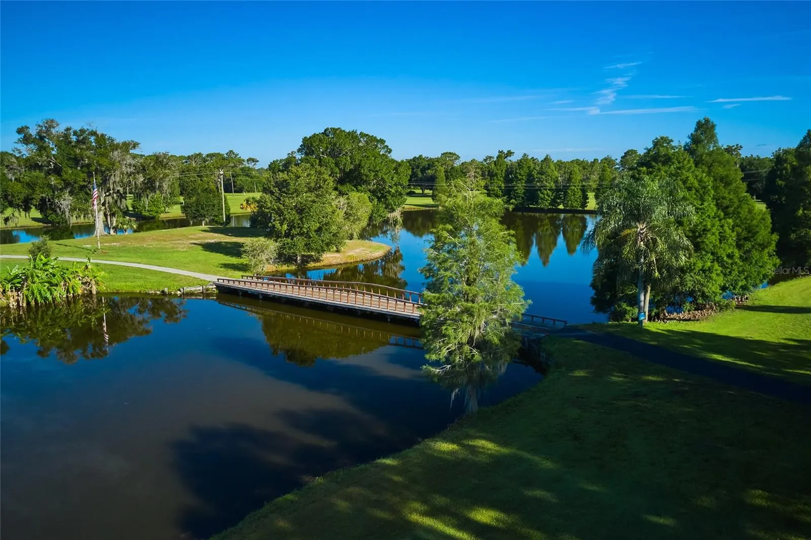 311 HIBISCUS DR