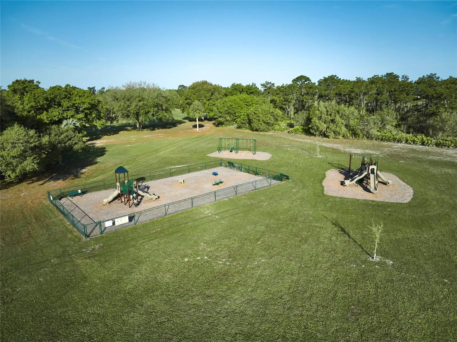 311 HIBISCUS DR