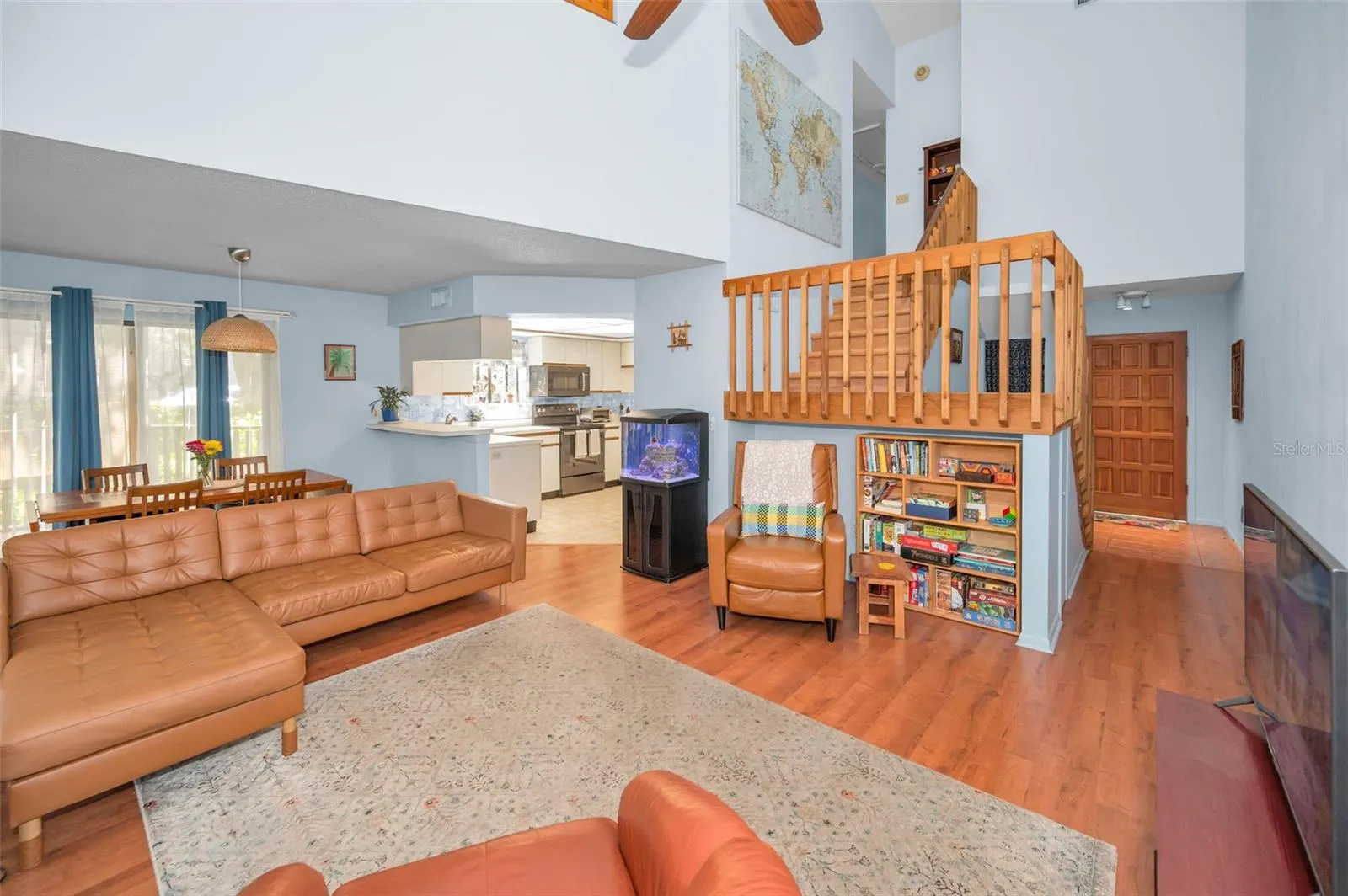 2002 ARBOR DR