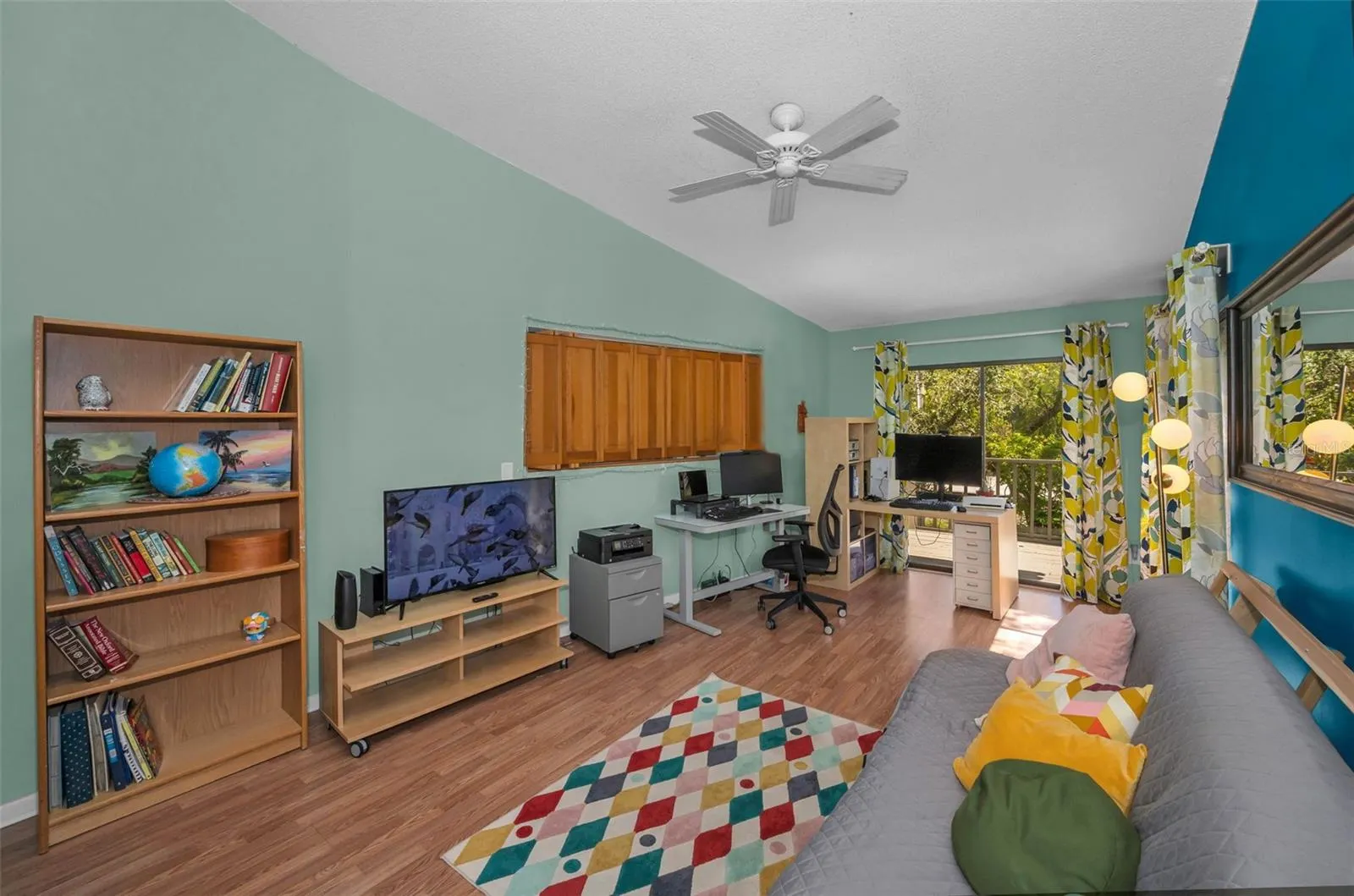 2002 ARBOR DR