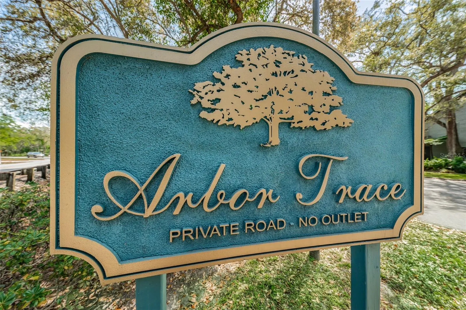 2002 ARBOR DR