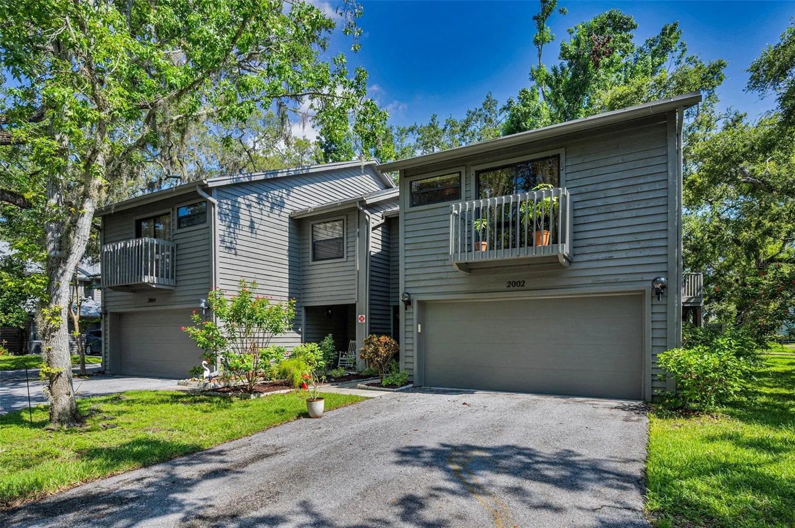 2002 ARBOR DR