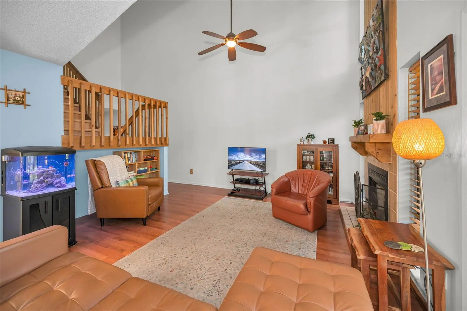 2002 ARBOR DR