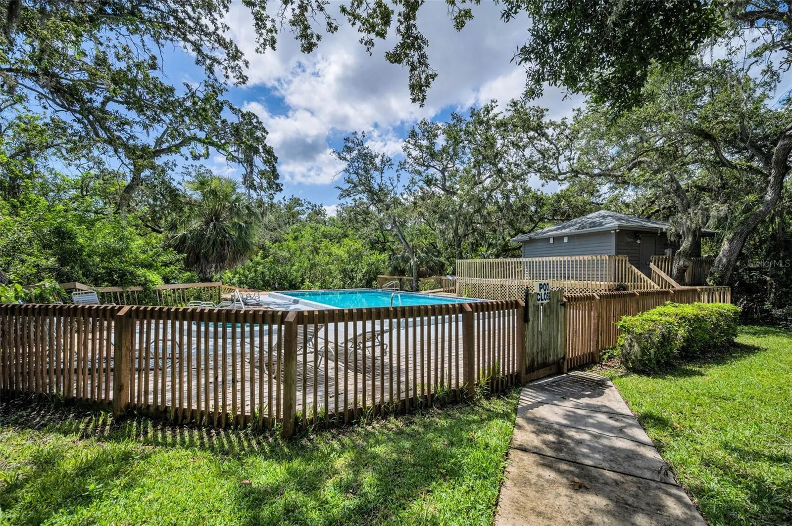 2002 ARBOR DR