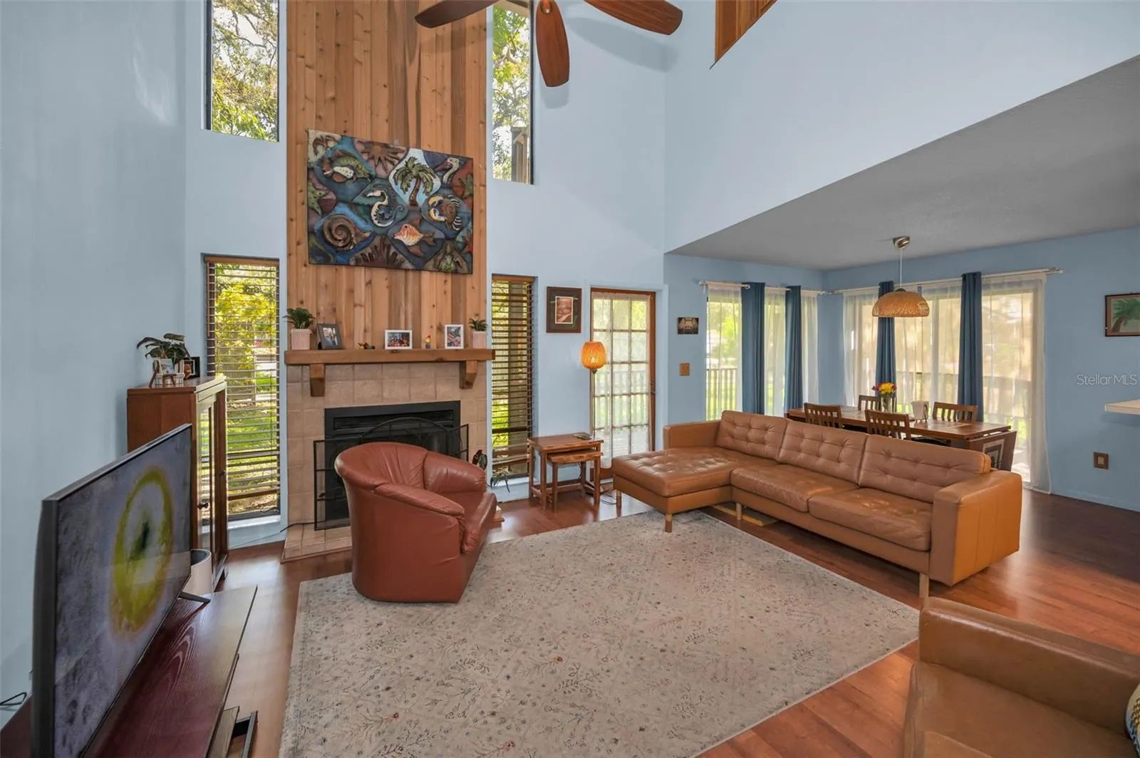 2002 ARBOR DR
