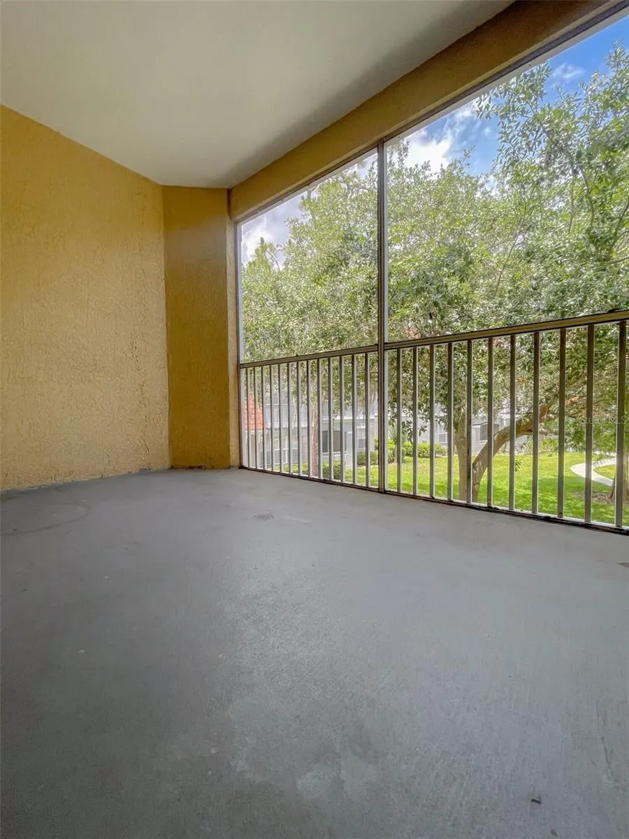 18001 RICHMOND PLACE DR #820, #820