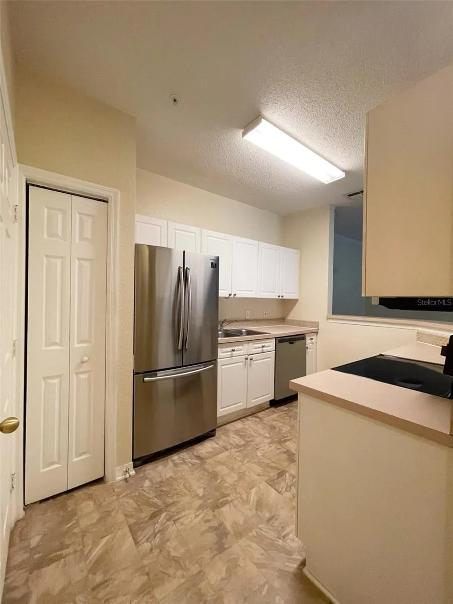 18001 RICHMOND PLACE DR #820, #820