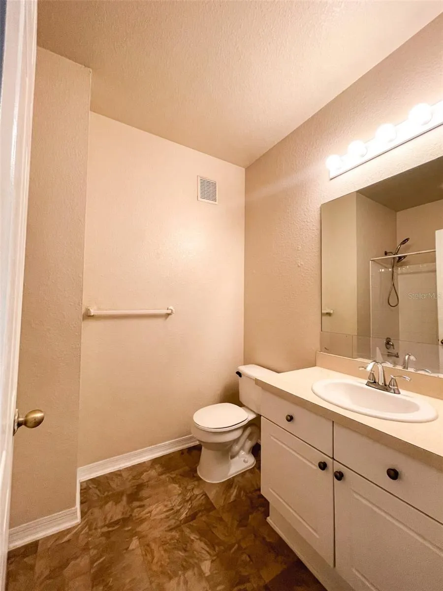 18001 RICHMOND PLACE DR #820, #820