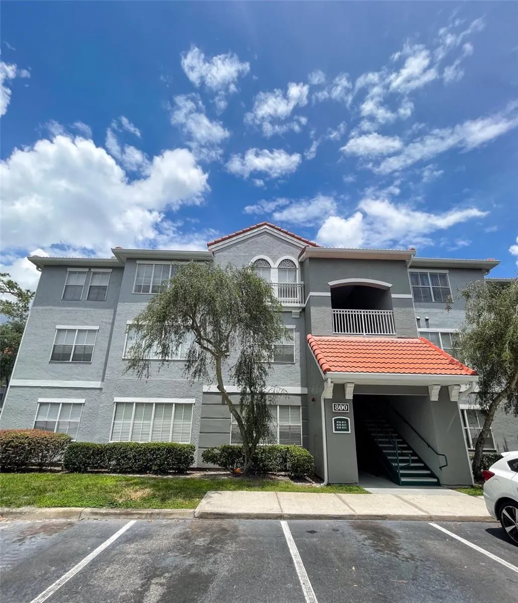 18001 RICHMOND PLACE DR #820, #820