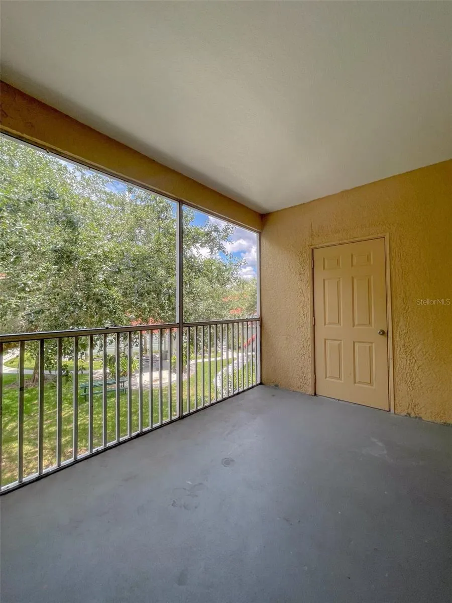 18001 RICHMOND PLACE DR #820, #820