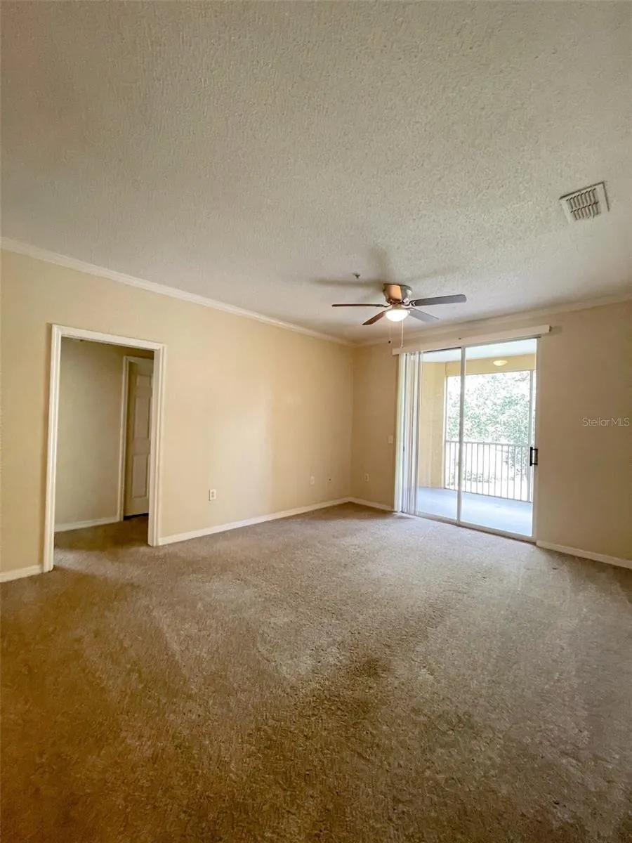 18001 RICHMOND PLACE DR #820, #820