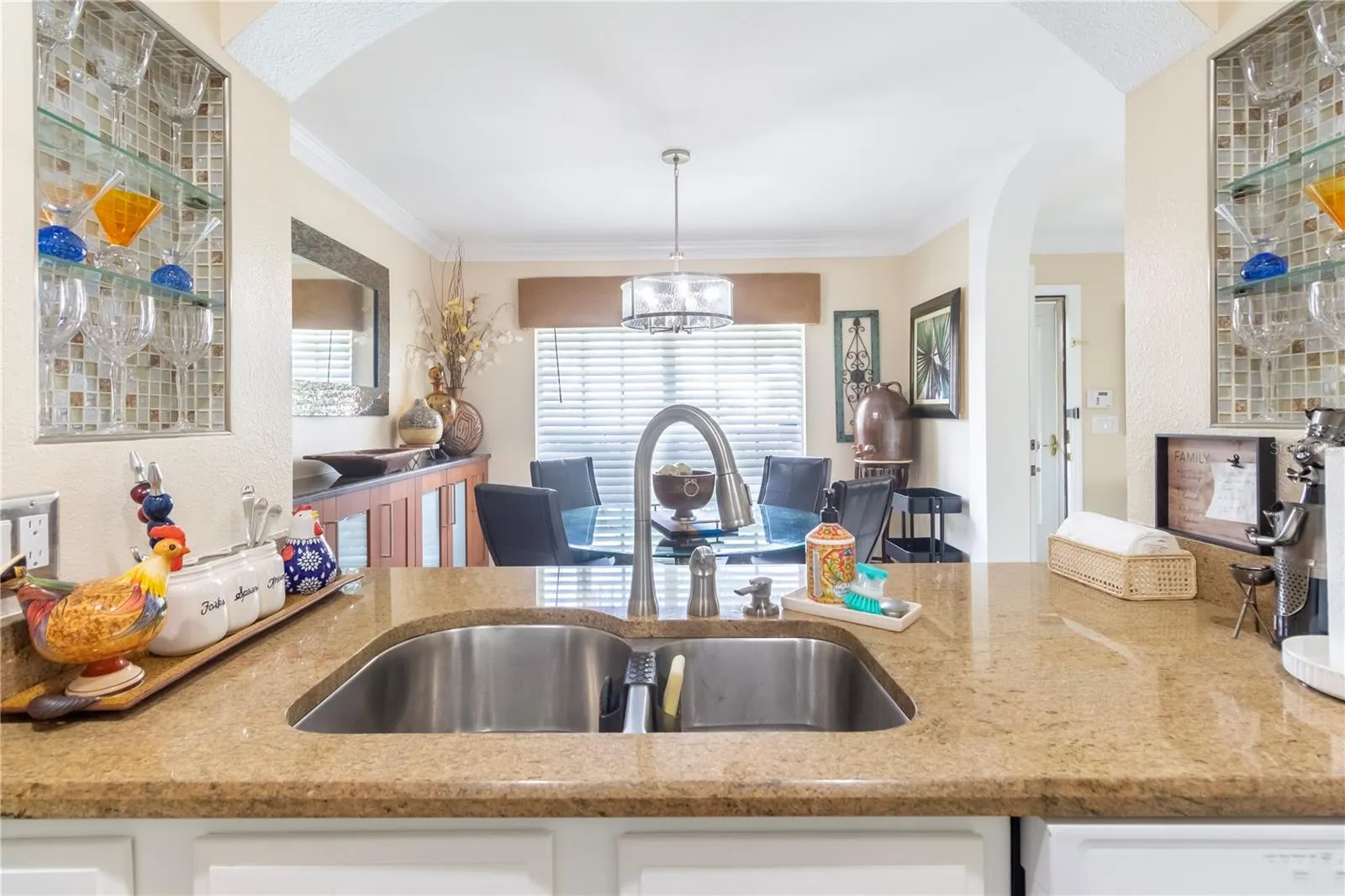 737 KENSINGTON LAKE CIR