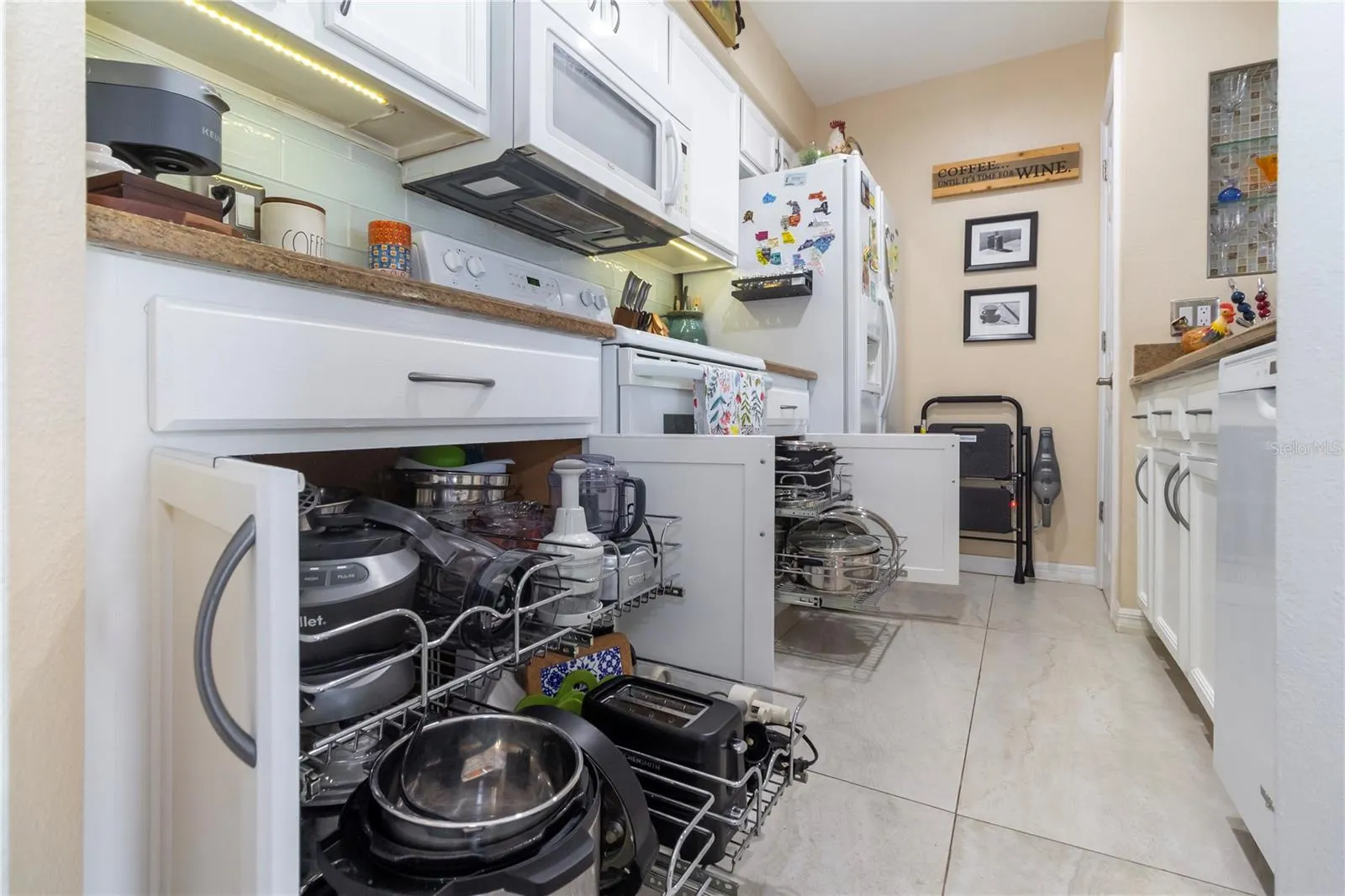737 KENSINGTON LAKE CIR