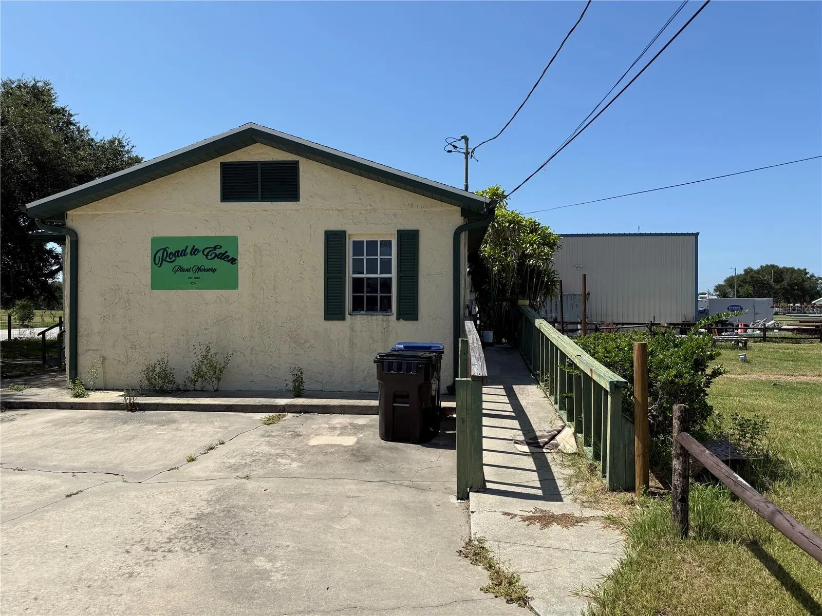 225 N SCENIC HWY